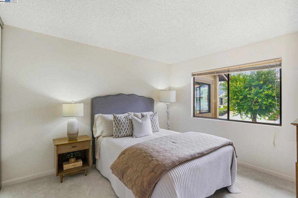 HIGHLAND OAKS - Residential