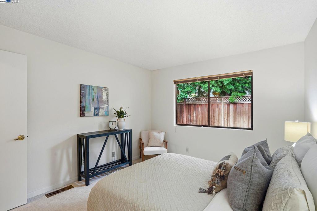 HIGHLAND OAKS - Residential