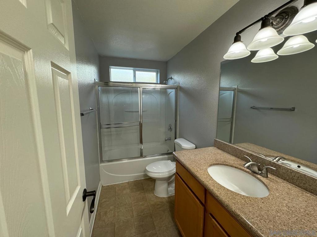 2360 Paseo De Laura 16