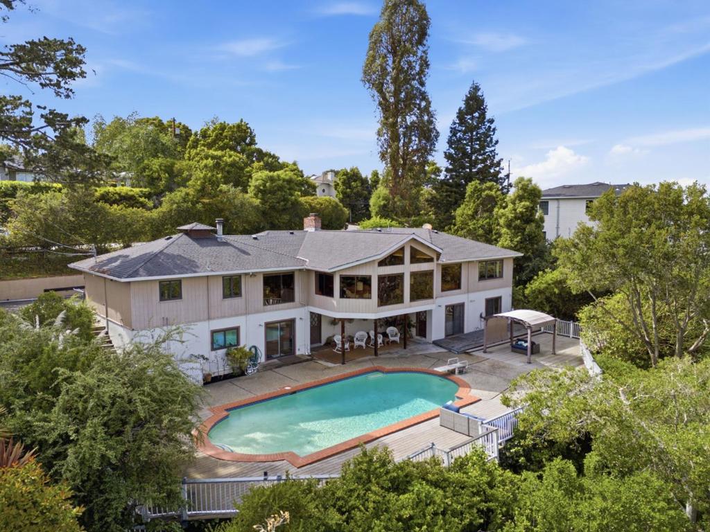 1407 Carlton Road