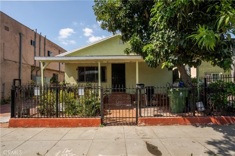 Photo of 6609 S Figueroa St, Los Angeles, CA 90003 (MLS # WS26207673)