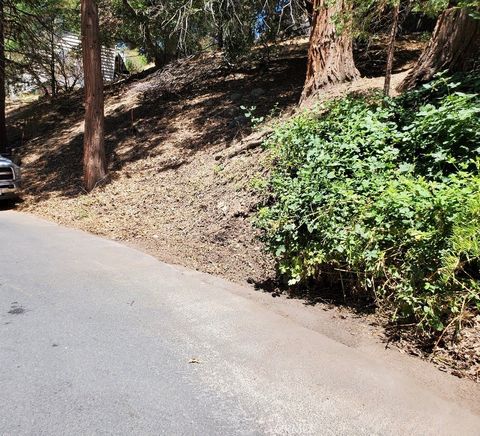 Photo of 0 Basel Dr, Crestline, CA 92325 (MLS # MB26020384)