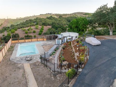 Tiny photo for 549 Derby Ln, Paso Robles, CA 93446 (MLS # NS26110102)