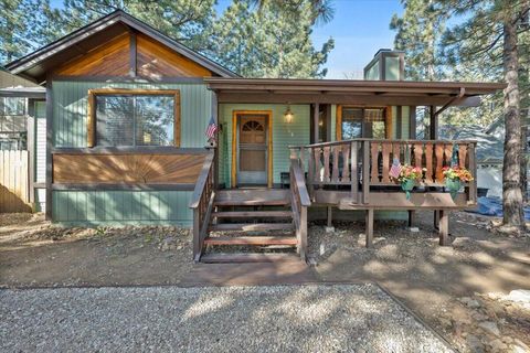Photo of 358 Victoria Lane, Sugarloaf, CA 92386 (MLS # 219143148PS)