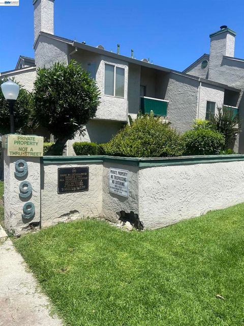Photo of 999 Porter Ave AVE #4, Stockton, CA 95207 (MLS # 41135845)