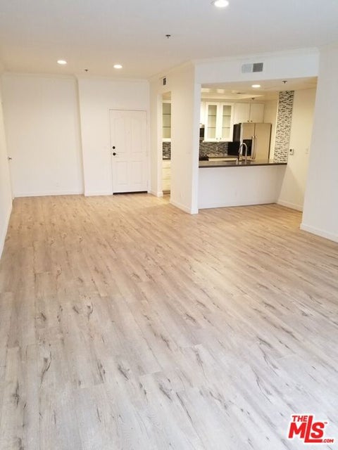 Photo of 1031 N Crescent Heights Boulevard #1B, West Hollywood, CA 90046 (MLS # 26930907)