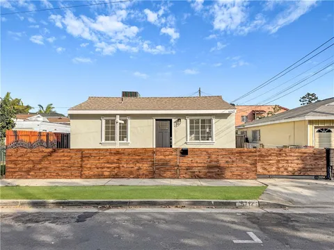 5712 Fishburn Ave, Maywood, CA 90270 - MLS#: MB25248152