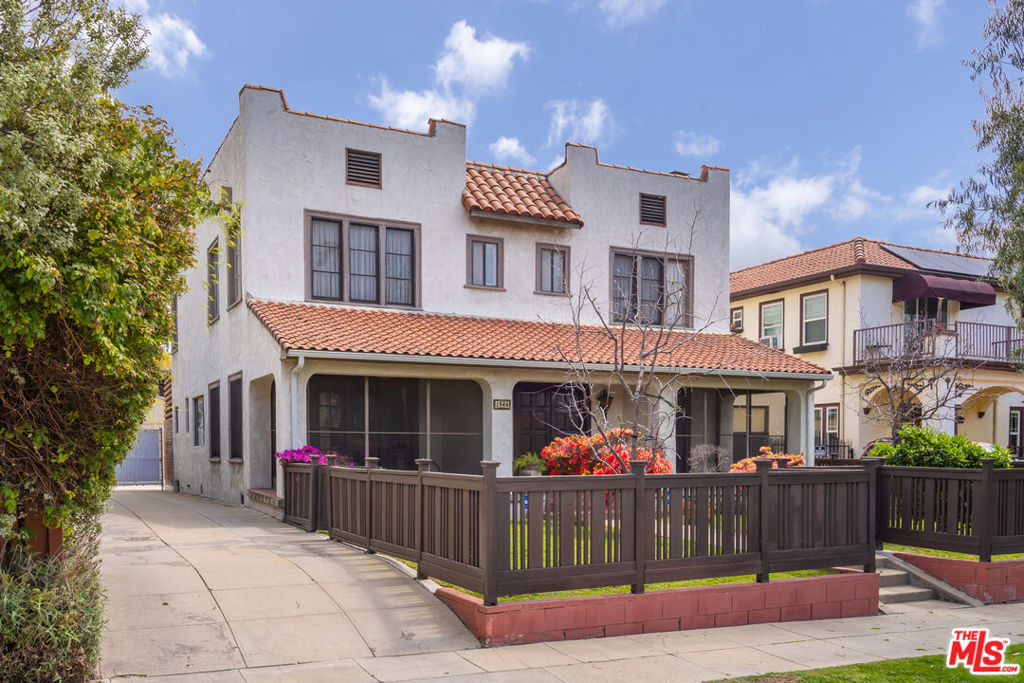 1966 N Van Ness Avenue