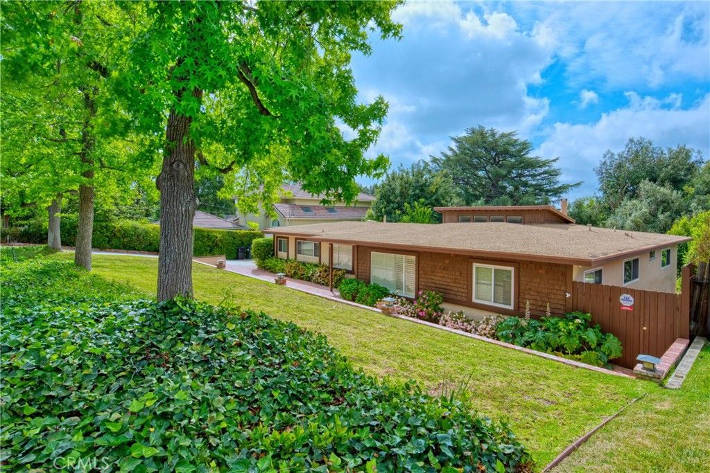 Photo of 1026 Lavender Ln, La Canada Flintridge, CA 91011 (MLS # GD26078776)