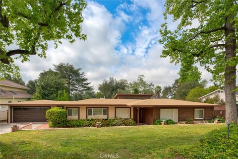 Photo of 1026 Lavender Ln, La Canada Flintridge, CA 91011 (MLS # GD26078776)