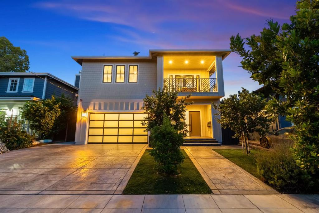 1050 Lincoln Court