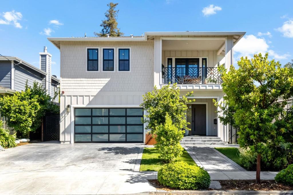 1050 Lincoln Court
