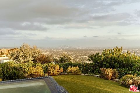 Photo of 9000 Hopen Place, Los Angeles, CA 90069 (MLS # 26667725)