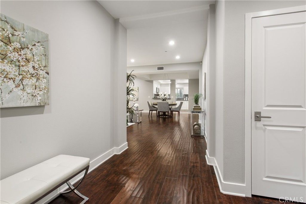 Photo of 11115 Acama St #101, North Hollywood, CA 91602 (MLS # WS26038949)