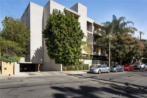 Photo of 11115 Acama St #101, North Hollywood, CA 91602 (MLS # WS26038949)
