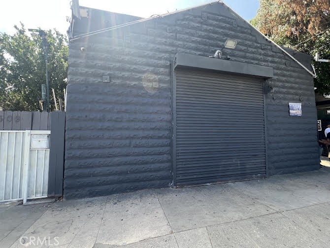 Excellent opportunity to own a special-use commercial property with income-generating potential. Currently operating as an auto repair shop, this 1,323 sq ft warehouse sits on a 3,600 sq ft lot, offering exceptional flexibility for investors, mechanics, or entrepreneurs looking for a turnkey operation or customizable space. A spacious warehouse with high ceilings and open floor space for vehicle service or equipment storage
Generous parking space in the rear and interior, ideal for customer vehicles, work trucks, or additional storage
Zoned for special commercial use, making it suitable for a variety of industrial, mechanical, or automotive businesses
Potential for owner-occupancy, leasing, or expansion of services Whether you're an owner-operator seeking a functional workspace or an investor looking to capitalize on a steady revenue stream, this property delivers versatility and strong upside potential. Don’t miss out on this rare opportunity to acquire a prime warehouse in a high-demand commercial corridor.