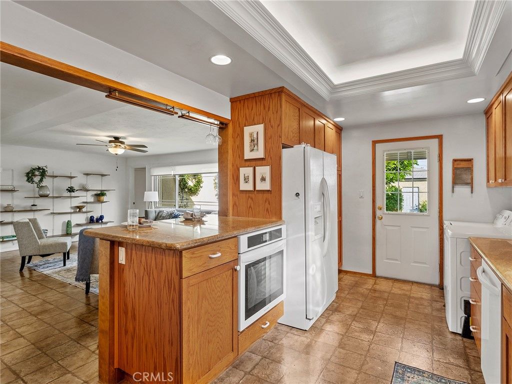 Photo of 1516 N Pepper Street, Burbank, CA 91505 (MLS # BB25234450)