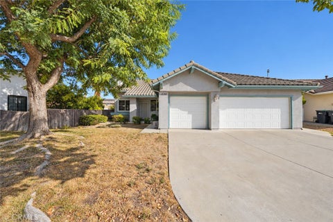 Photo of 41168 Vincennes Court, Murrieta, CA 92562 (MLS # CV26216470)
