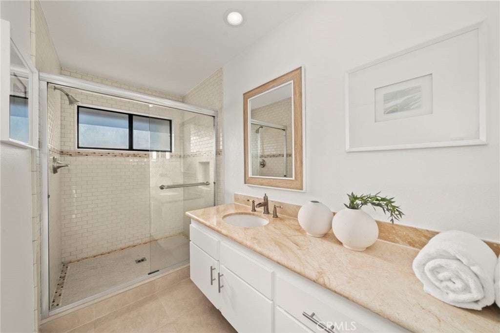 19 Swift Court, Newport Beach CA 92663 - Photo 14