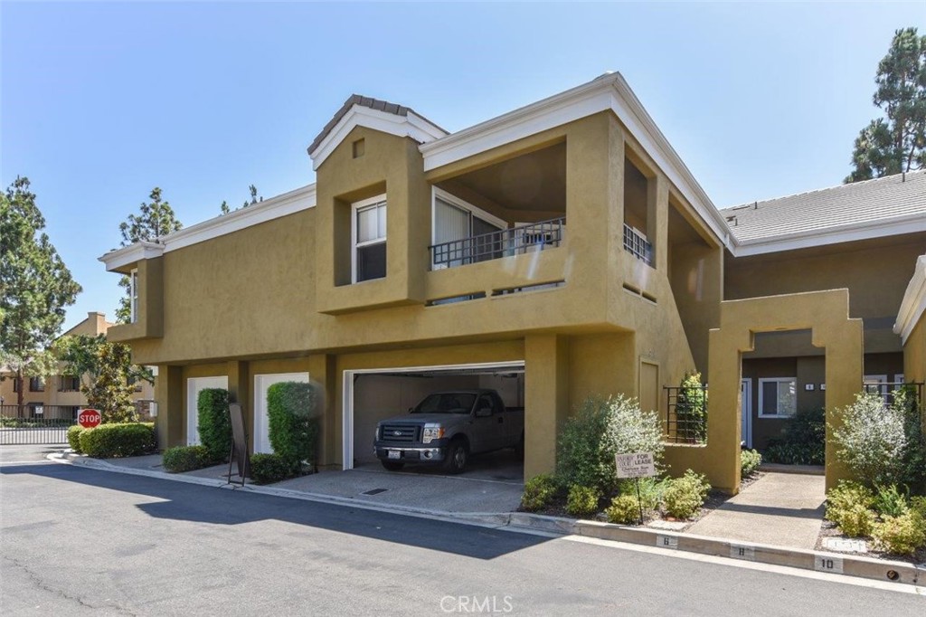 3 Bed 3 Full Bath Approximately 2000 Sqft Condo with attached 2-car garage located in the gated Oxford Court community. Short walking distance to UCI and University Town Center. Two spacious Master Suites upstairs, one with giant walk-in closet. One full bath and a bedroom downstairs. Open Kitchen with nook area, formal dining room, living room with fireplace, inside laundry room, Laminate and tile flooring though out. Good Size Patio and balcony. Enjoy Mason Regional Park and association private pool. Move-in ready on 9/1/25!