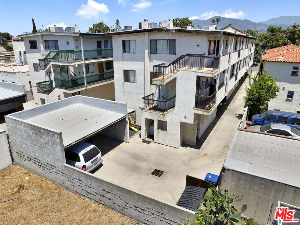 1004 E Garfield Avenue