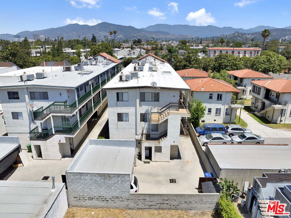 1004 E Garfield Avenue