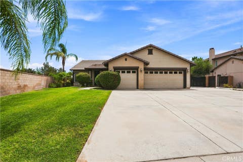 Photo of 1390 Alabaster Avenue, Hemet, CA 92545 (MLS # SW26174704)