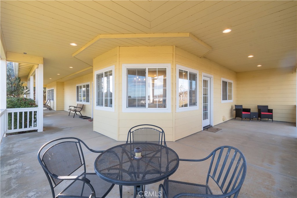Paso Robles, California, 93446, United States, 5 Bedrooms Bedrooms, ,6 BathroomsBathrooms,Residential,Active,1821961