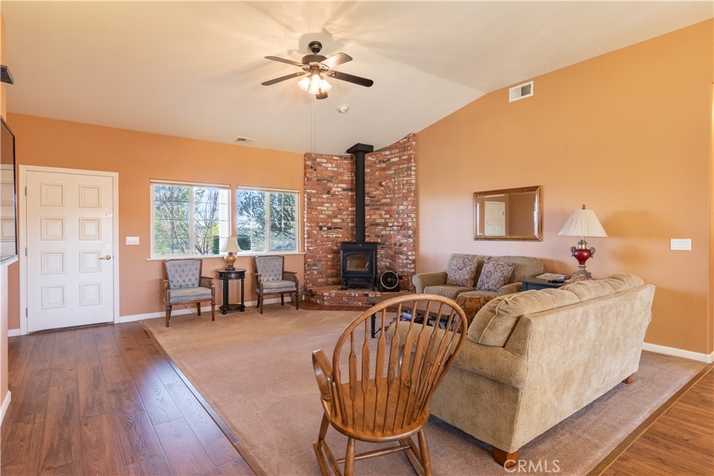 Paso Robles, California, 93446, United States, 5 Bedrooms Bedrooms, ,6 BathroomsBathrooms,Residential,Active,1821961