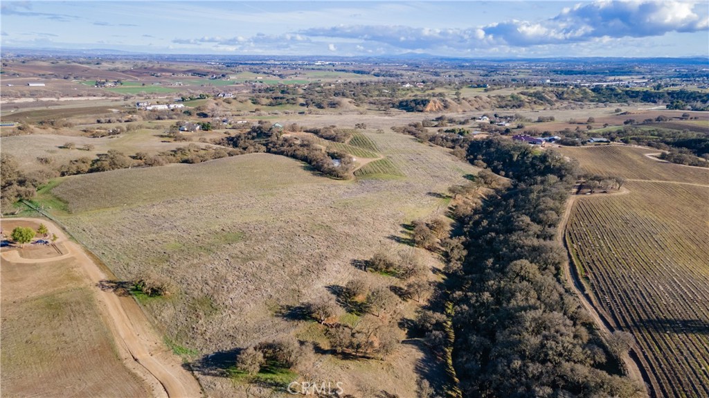 Paso Robles, California, 93446, United States, 5 Bedrooms Bedrooms, ,6 BathroomsBathrooms,Residential,Active,1821961