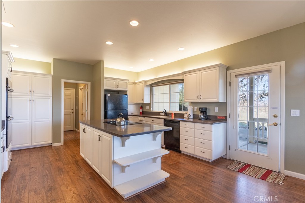 Paso Robles, California, 93446, United States, 5 Bedrooms Bedrooms, ,6 BathroomsBathrooms,Residential,Active,1821961