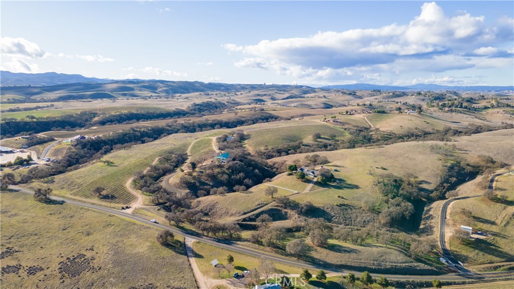 Paso Robles, California, 93446, United States, 5 Bedrooms Bedrooms, ,6 BathroomsBathrooms,Residential,Active,1821961