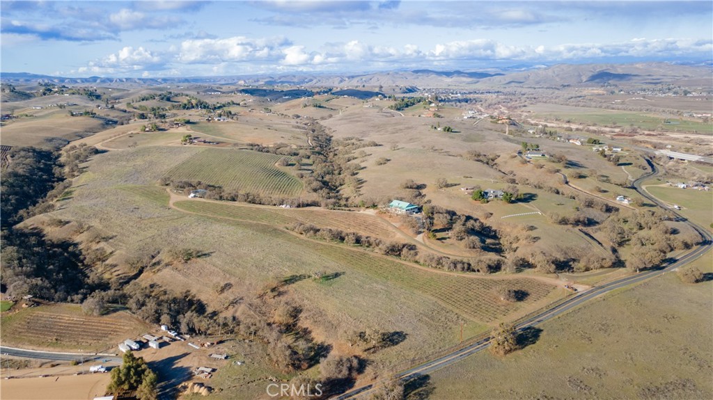 Paso Robles, California, 93446, United States, 5 Bedrooms Bedrooms, ,6 BathroomsBathrooms,Residential,Active,1821961