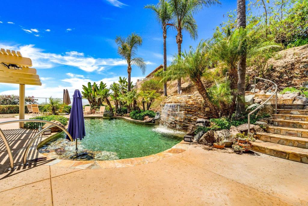 7056 Del Cerro Boulevard