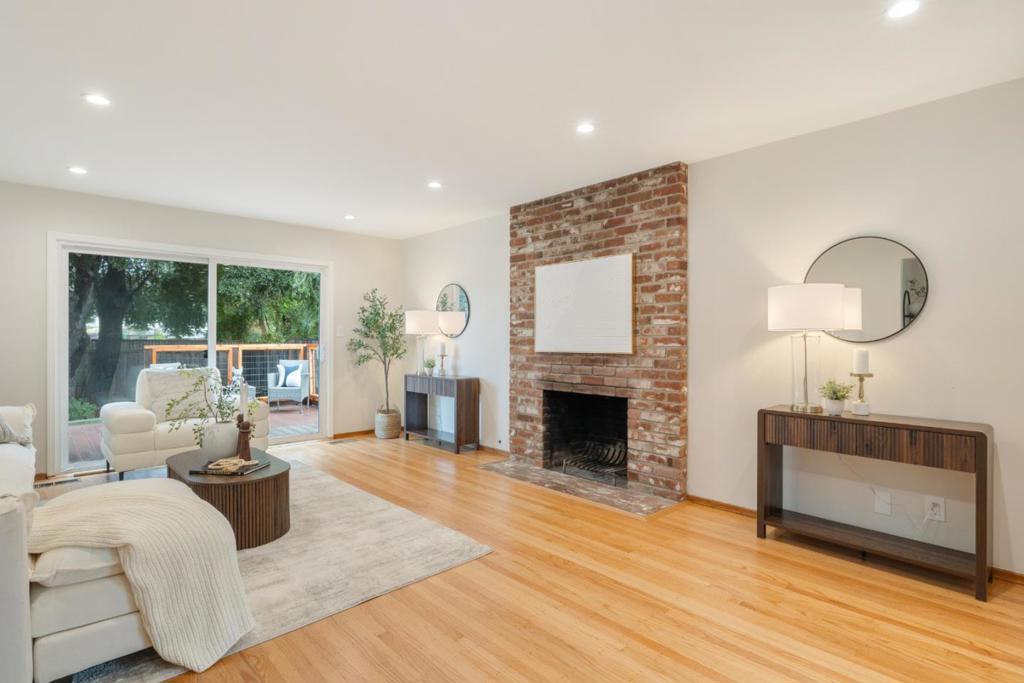 579 Arran Court
