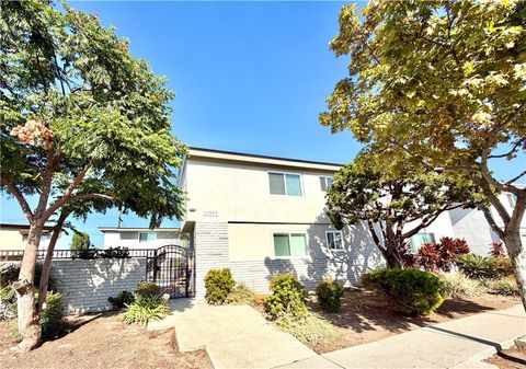 Photo of 13829 Christine Dr #D, Whittier, CA 90605 (MLS # PW25247165) Photo of 13829 Christine Dr #D, Whittier, CA 90605 (MLS # PW25247165)