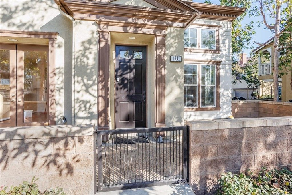 Photo of 1401 Juliette Way, Tustin, CA 92782 (MLS # OC26003277)