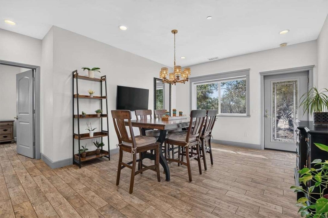 1116 1120 Rolling Oaks Drive