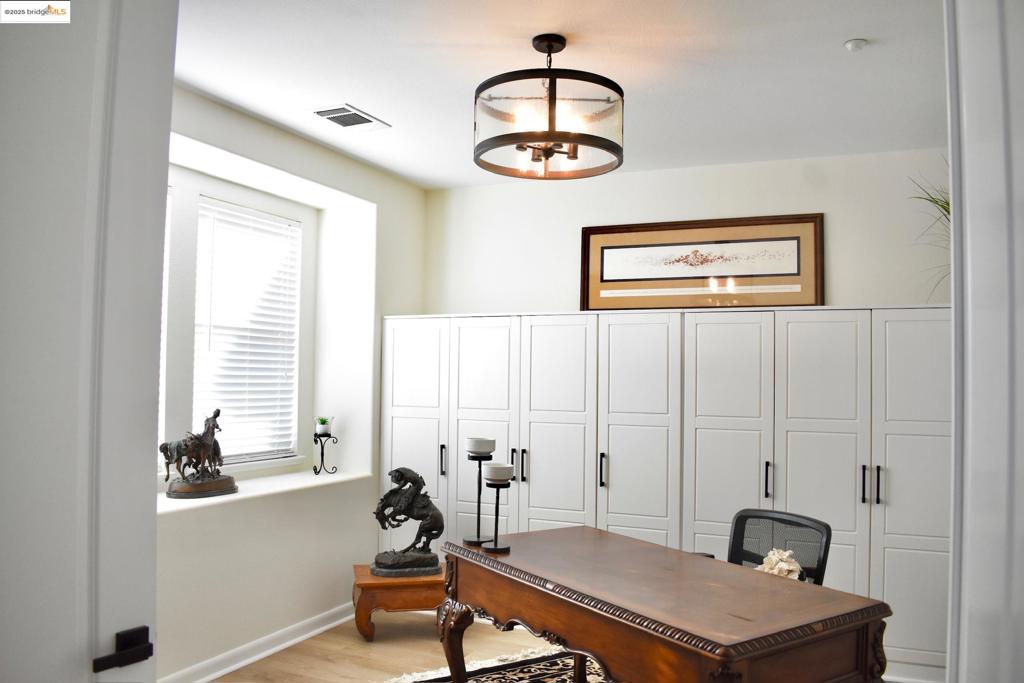 BRENTWOOD - Residential