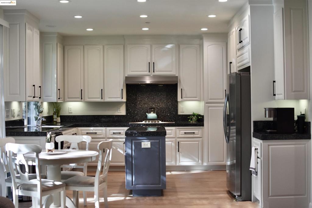 BRENTWOOD - Residential