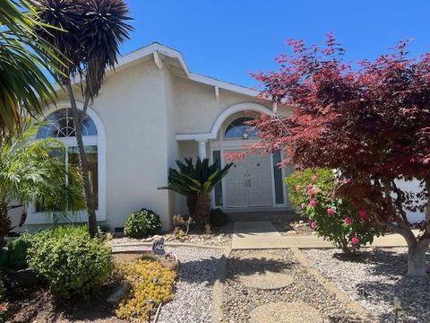 Photo of 6091 Crimson Drive, San Jose, CA 95120 (MLS # ML82041967)
