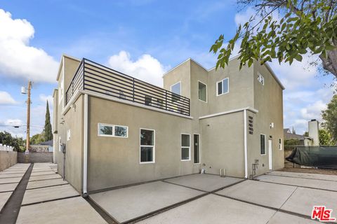 Photo of 19025 Bassett Street, Los Angeles, CA 91335 (MLS # 26644369)