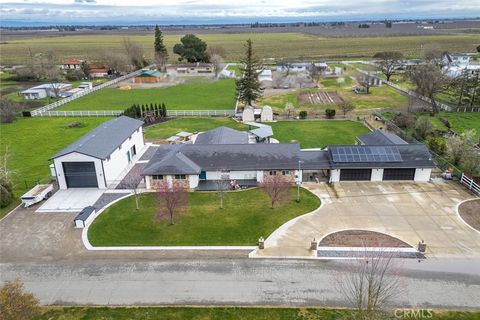 Photo of 1559 Daphne Ln, Yuba City, CA 95993 (MLS # SC26043507)