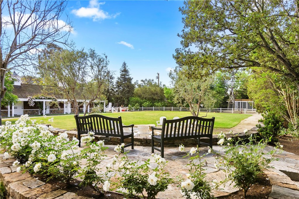 31922 Paseo Monte Vista