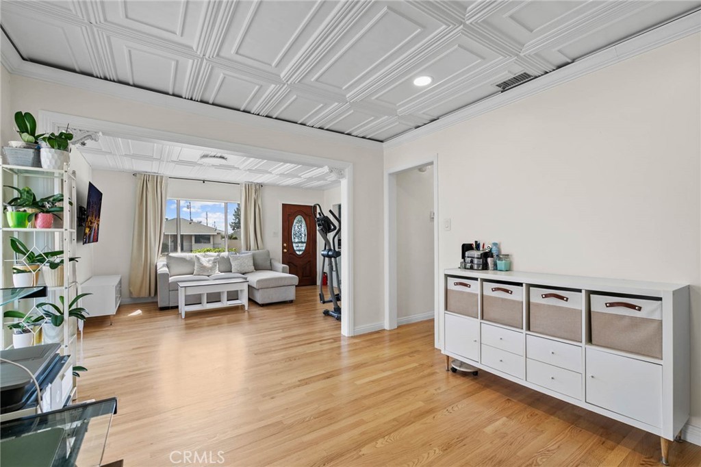 175 N San Gabriel Avenue