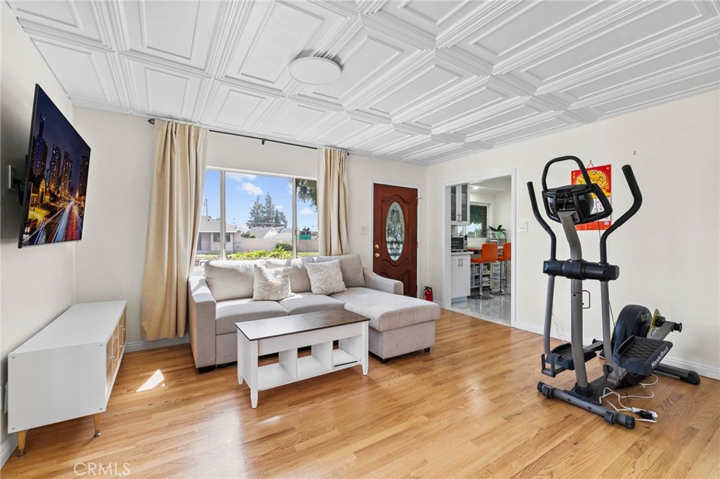 175 N San Gabriel Avenue