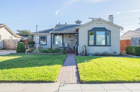 Photo of 330 Hawthorne Street, Salinas, CA 93901 (MLS # ML82025183)