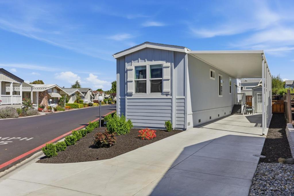 1111 Morse Avenue 227