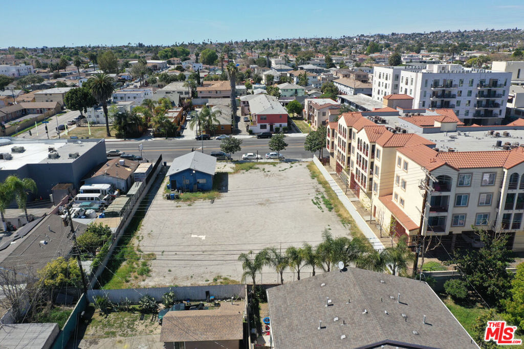 6200 Crenshaw Boulevard