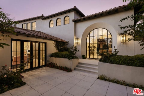 Photo of 1445 Via Cresta, Pacific Palisades, CA 90272 (MLS # 26926175)